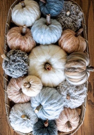 DIY yarn pumpkins for fall DIY projects and home decor, perfect for a cozy autumn aesthetic.