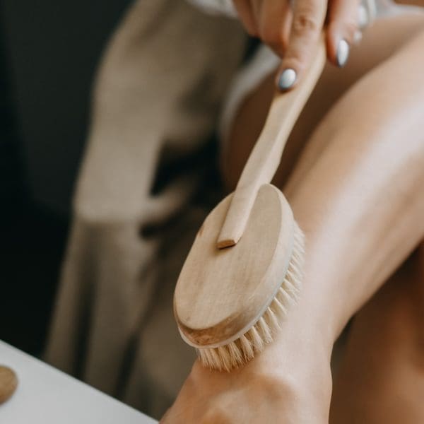 The Best 5-Minute Dry Brushing Routine To Transform Your Skin