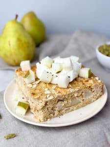 Pear Cardamom Baked Oat Bars