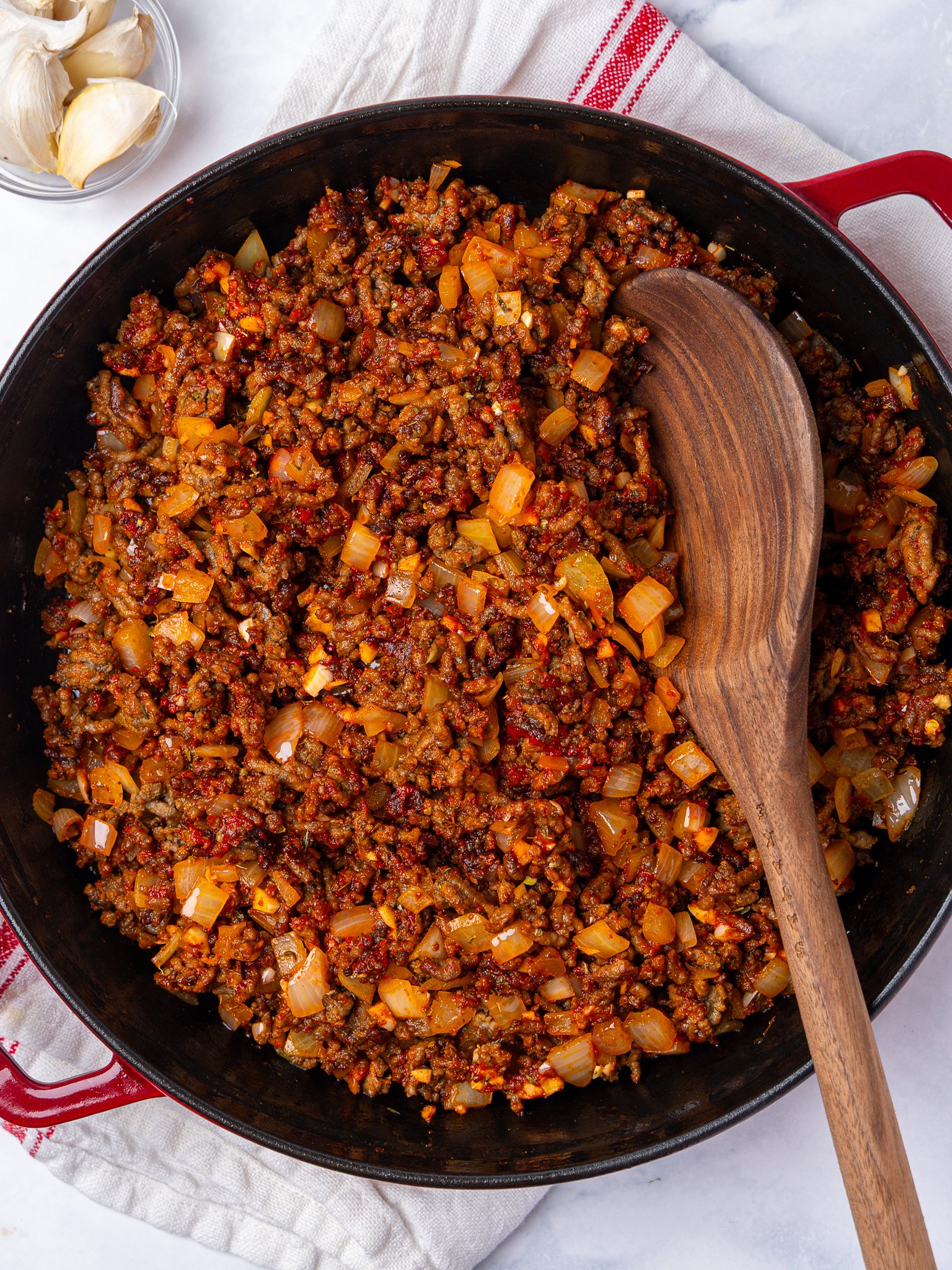 Seasoned ground beef and onion filling for high protein stuffed peppers with ground beef